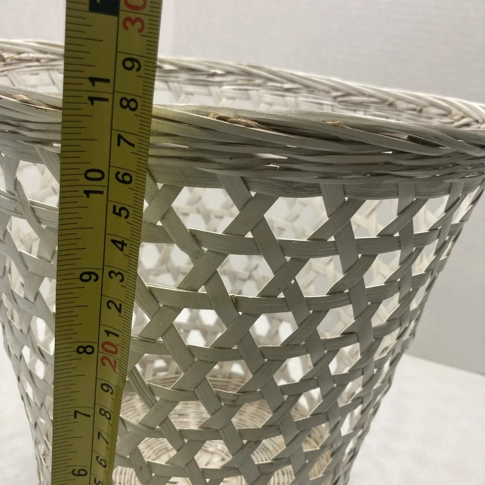 Vtg White Wicker Rattan Wastebasket Trash Can Bathroom Bedroom Cottage Boho